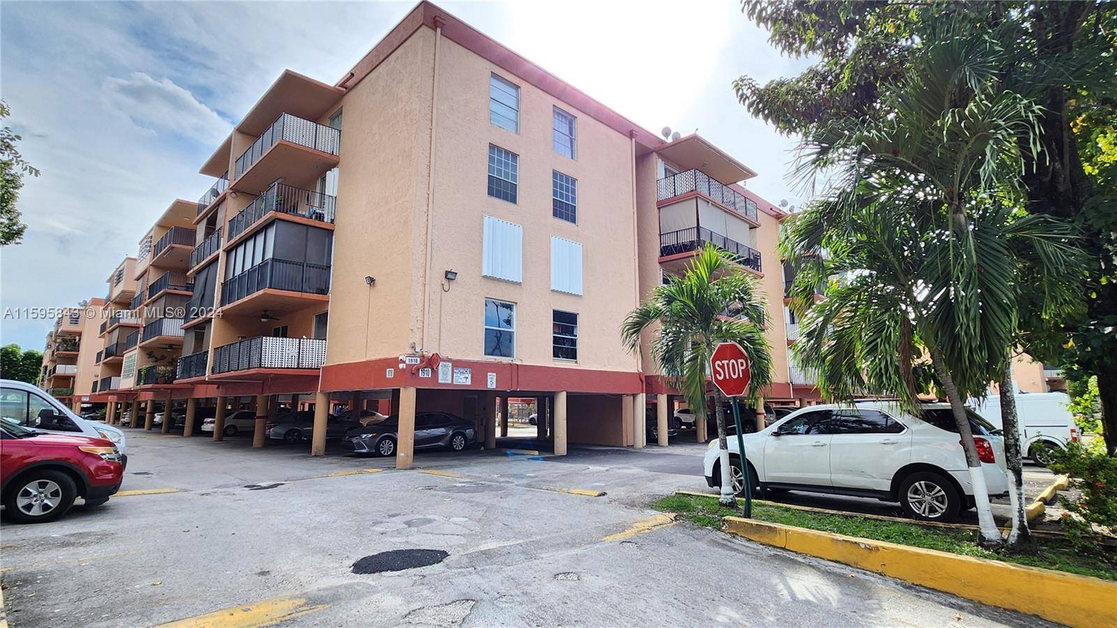 Hialeah, FL 33012,1910 W 56th St #3225