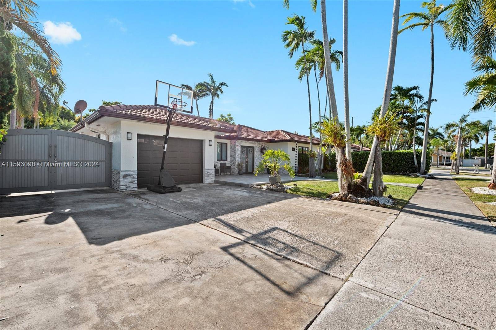 Miami, FL 33177,15270 SW 145th Ct
