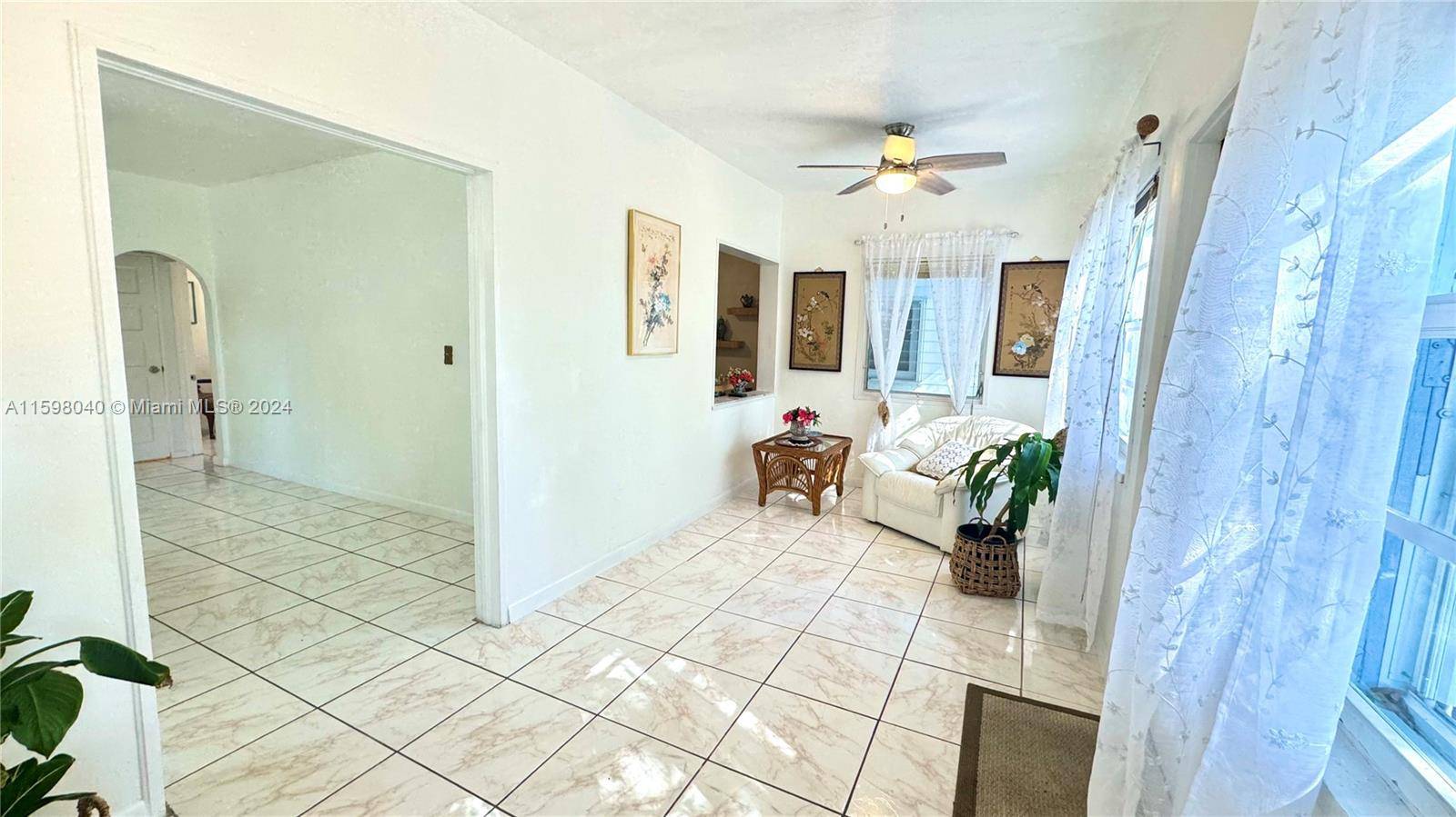 Miami, FL 33155,6261 SW 22nd St