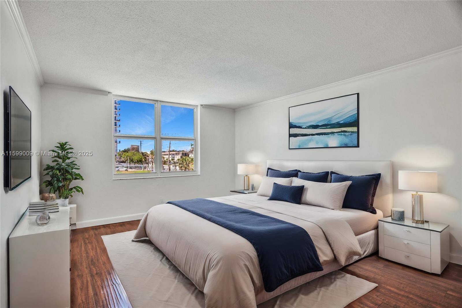 Hollywood, FL 33019,1901 S Ocean Dr #207