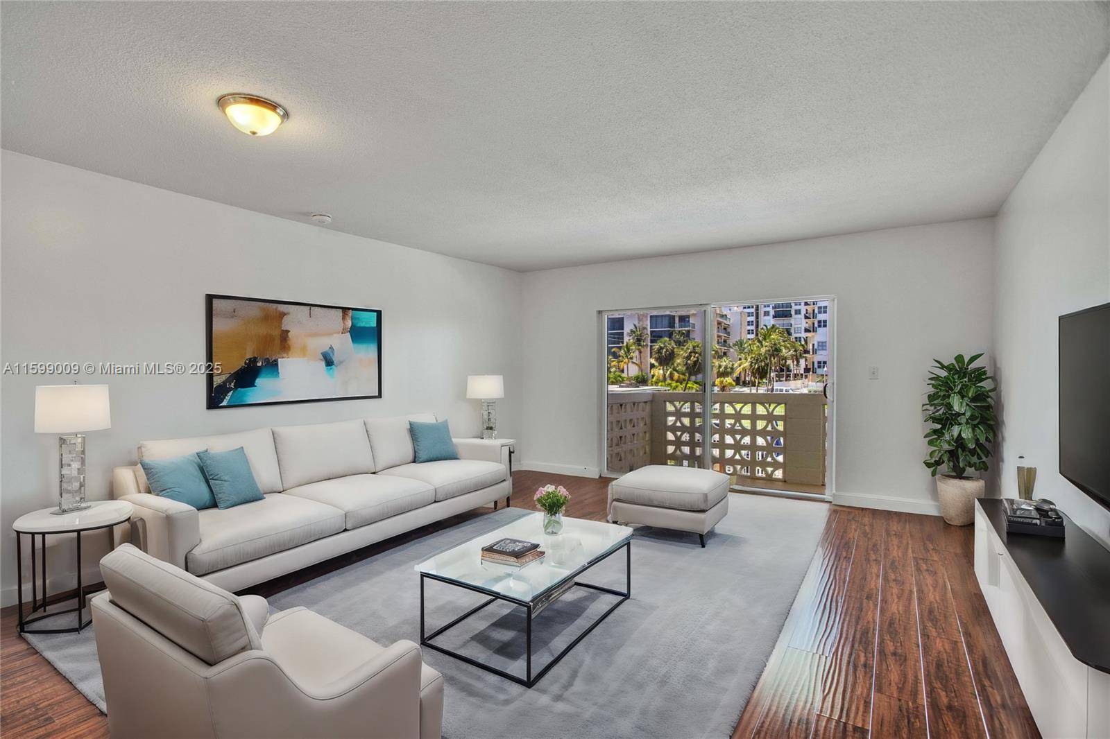 Hollywood, FL 33019,1901 S Ocean Dr #207