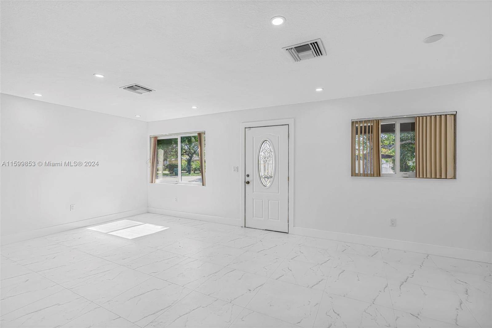 Miami, FL 33165,2901 SW 92nd Ave