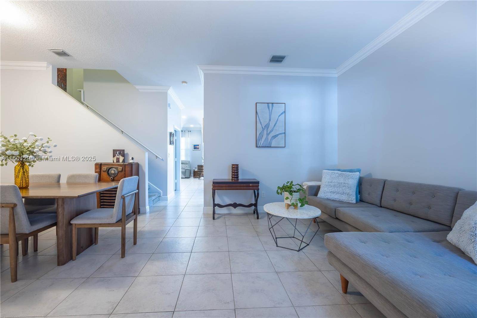 Davie, FL 33328,3230 Fairway Cir #15