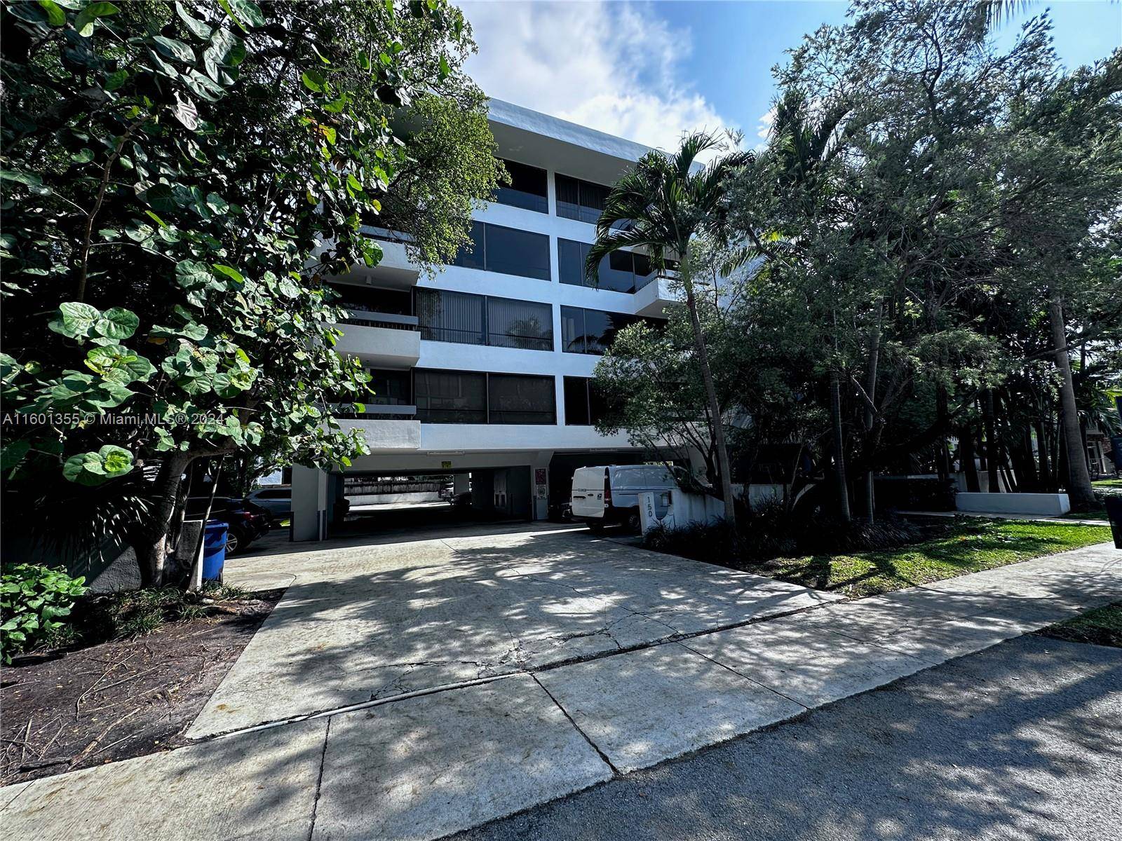 Key Biscayne, FL 33149,150 Sunrise Dr #5A