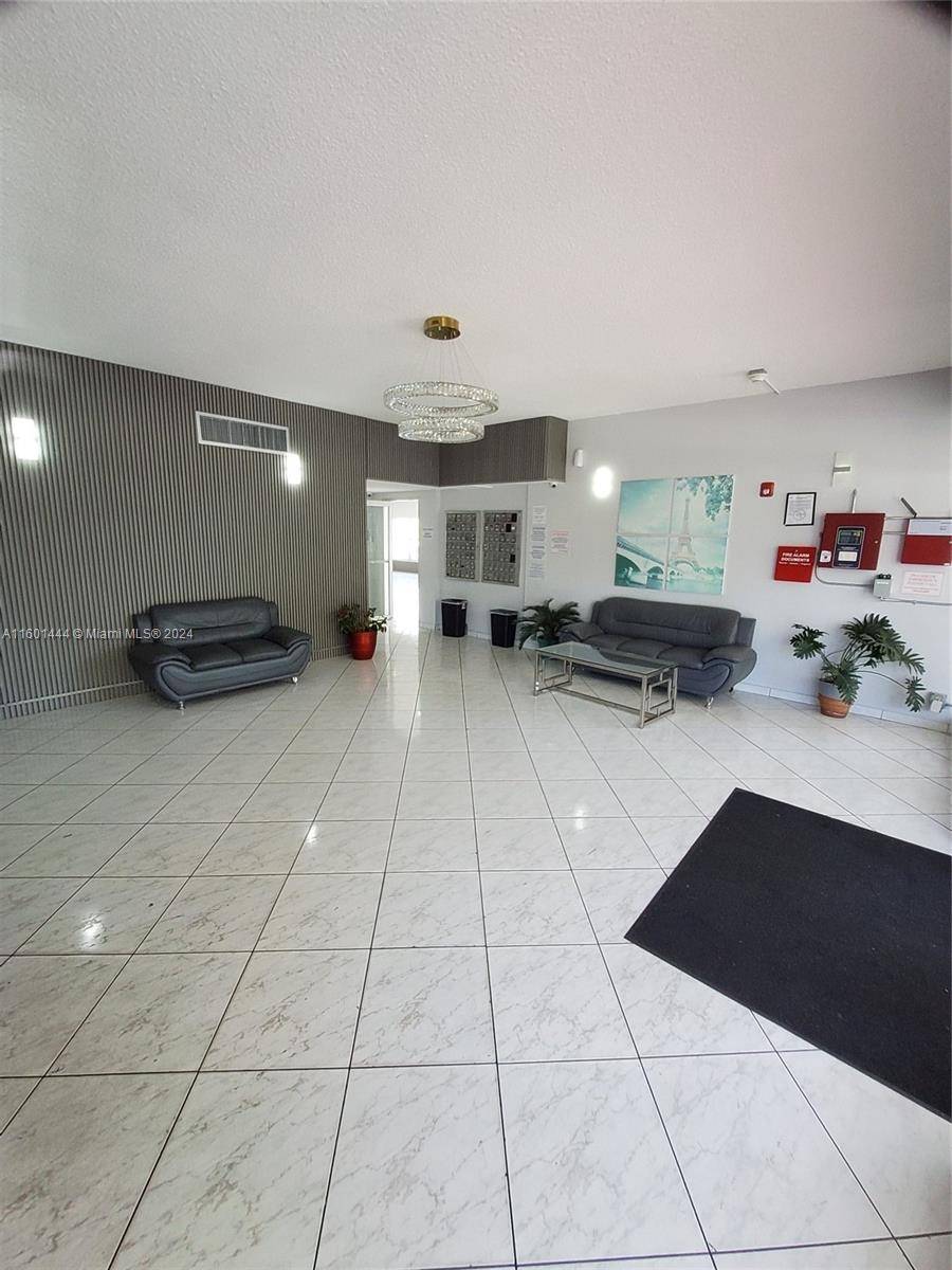 North Miami Beach, FL 33162,16740 NE 9th Ave #208-N