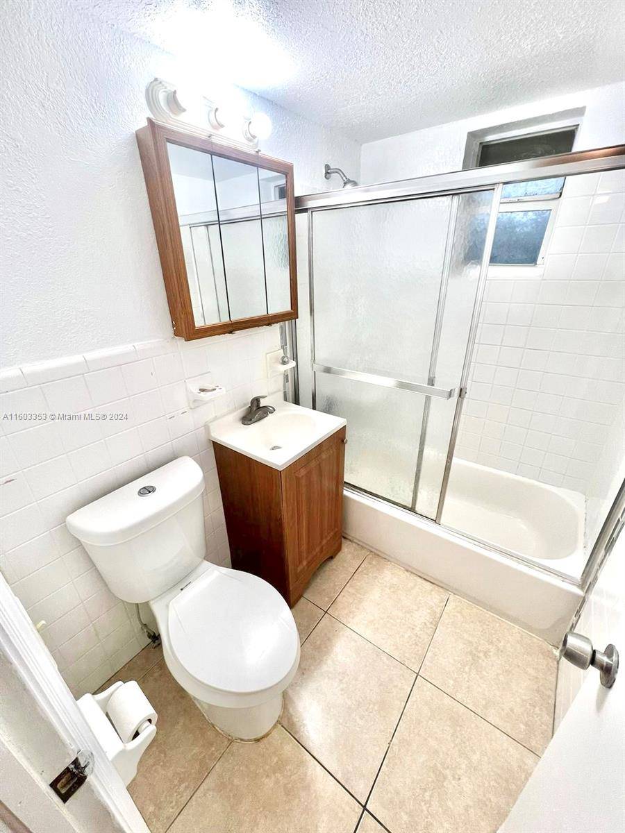 Miami Springs, FL 33166,241 S Royal Poinciana Blvd #302