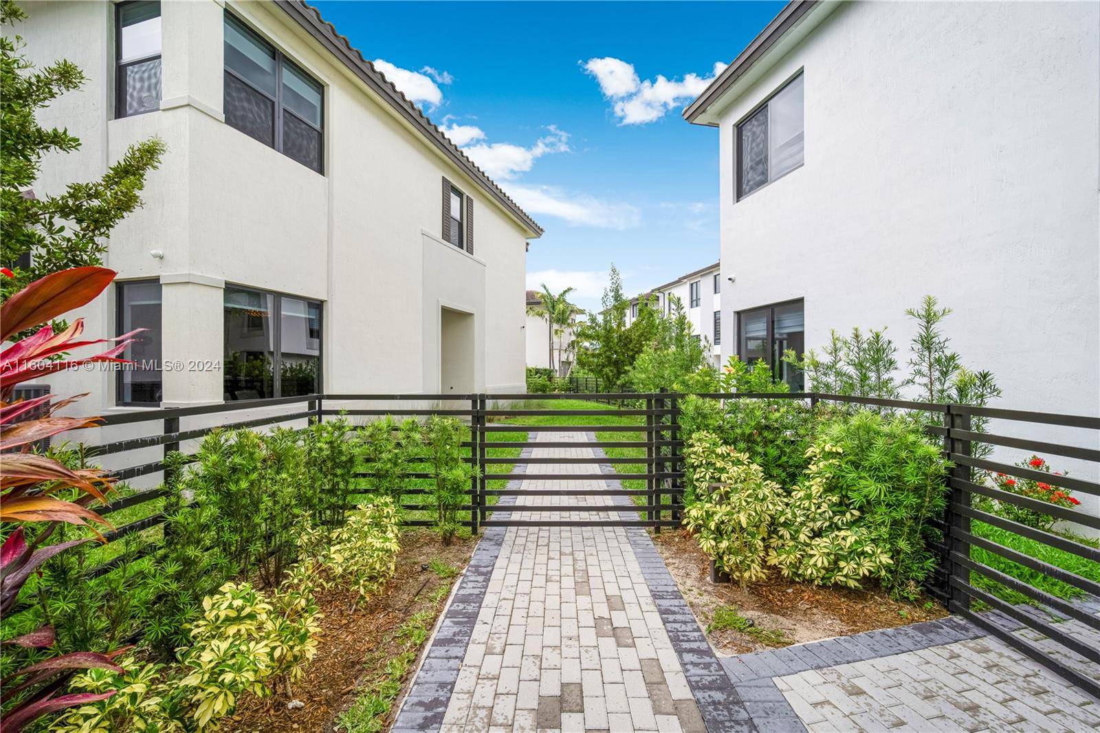 Doral, FL 33166,8240 NW 49th St