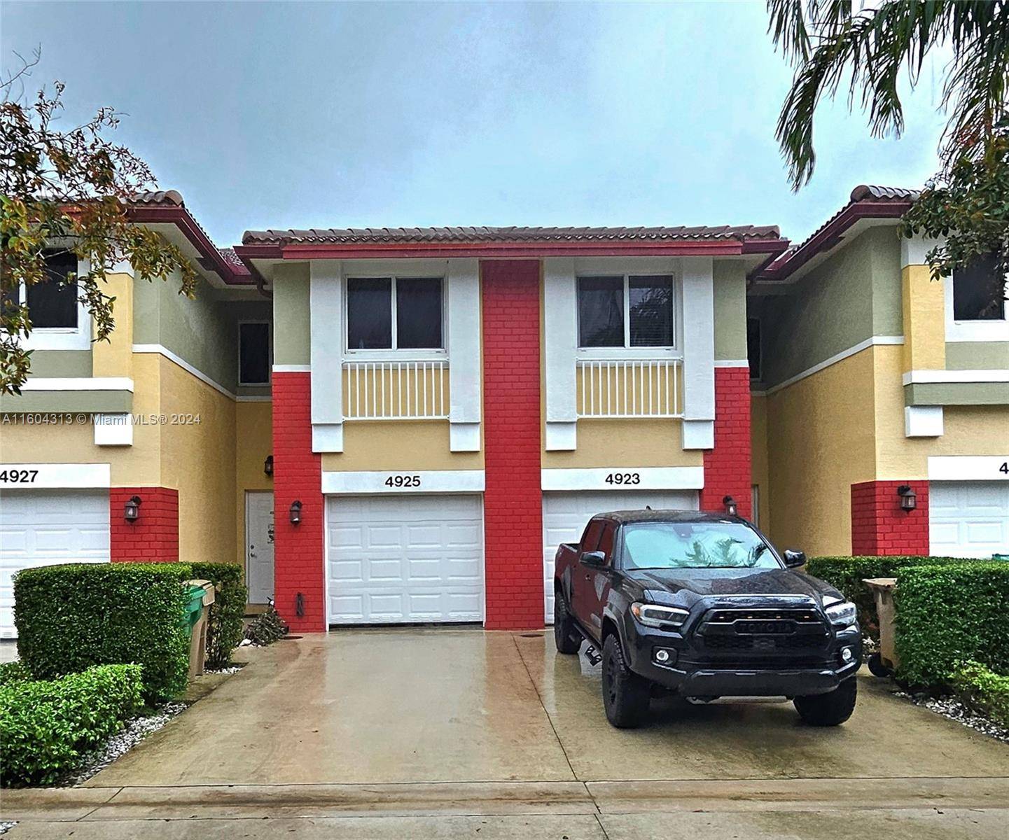Davie, FL 33314,4925 SW 66th Ter