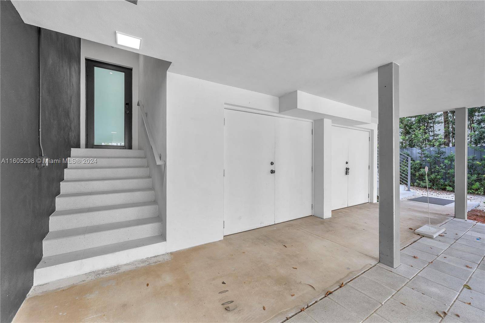 Key Biscayne, FL 33149,640 Fernwood Rd ##1