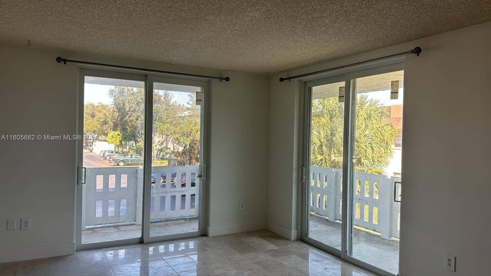 Hollywood, FL 33021,919 Hillcrest Dr #201