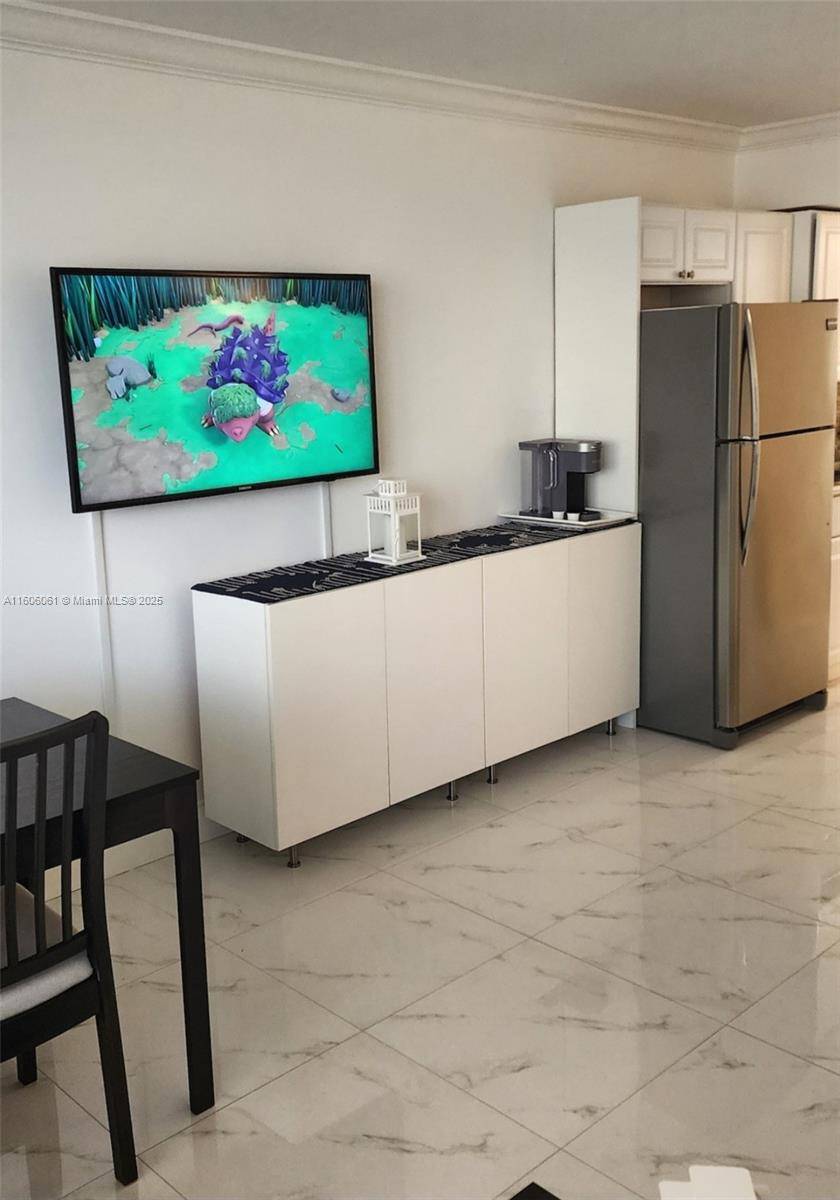 Sunny Isles Beach, FL 33160,19201 Collins Ave #104