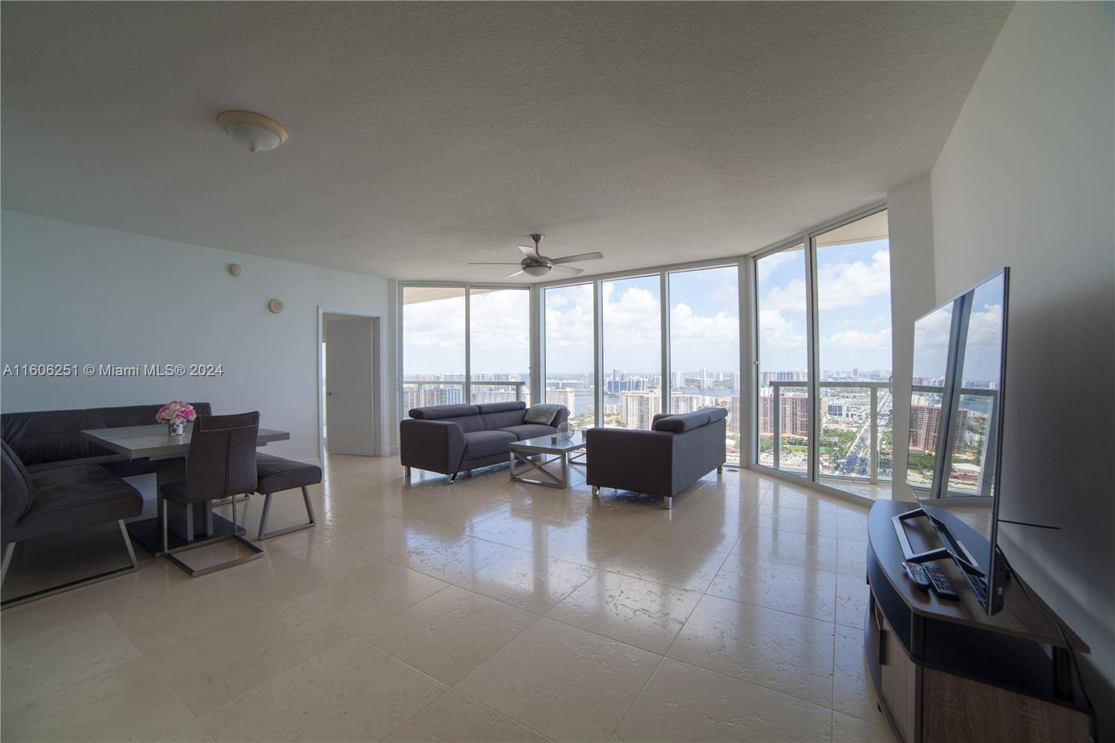 Sunny Isles Beach, FL 33160,16699 Collins Ave AVAILNOW #3707