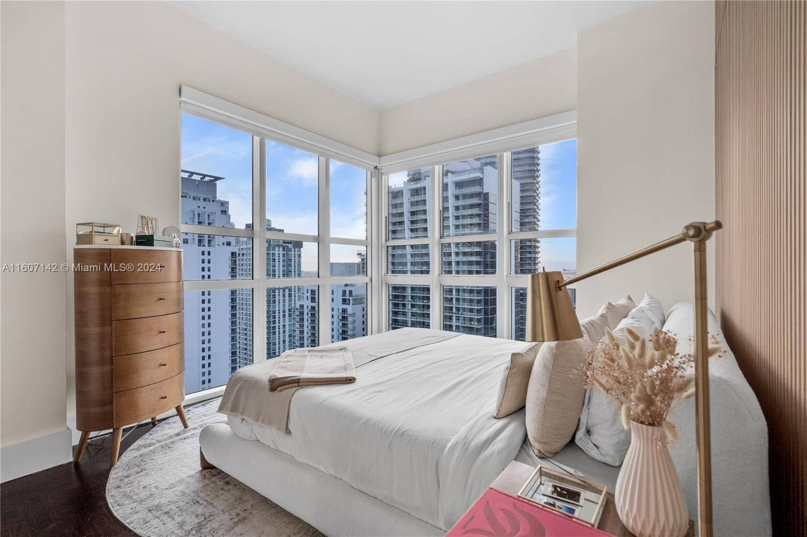 Miami, FL 33131,951 Brickell Ave #PH4111