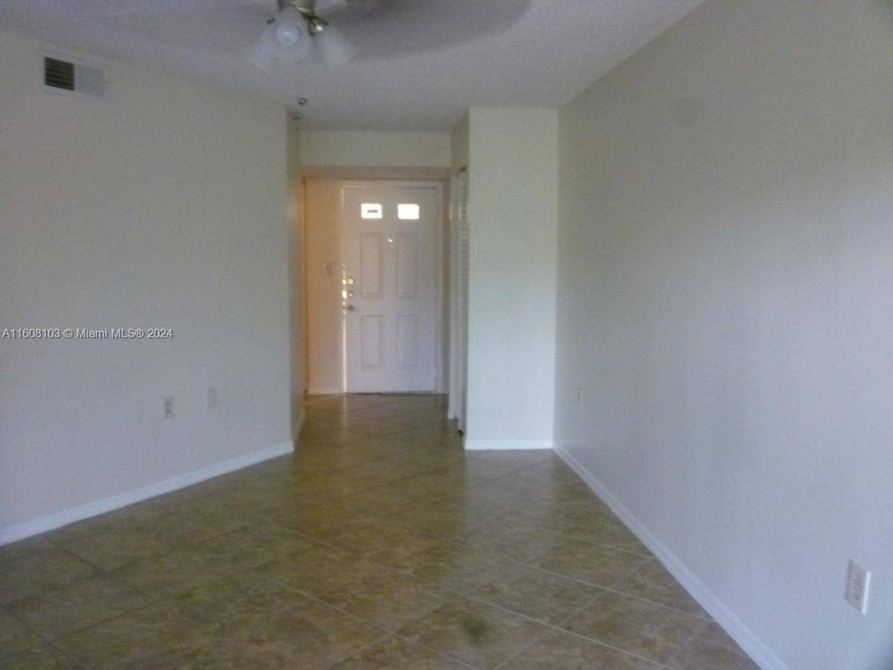 West Palm Beach, FL 33409,4102 Glenmoor Dr #4102
