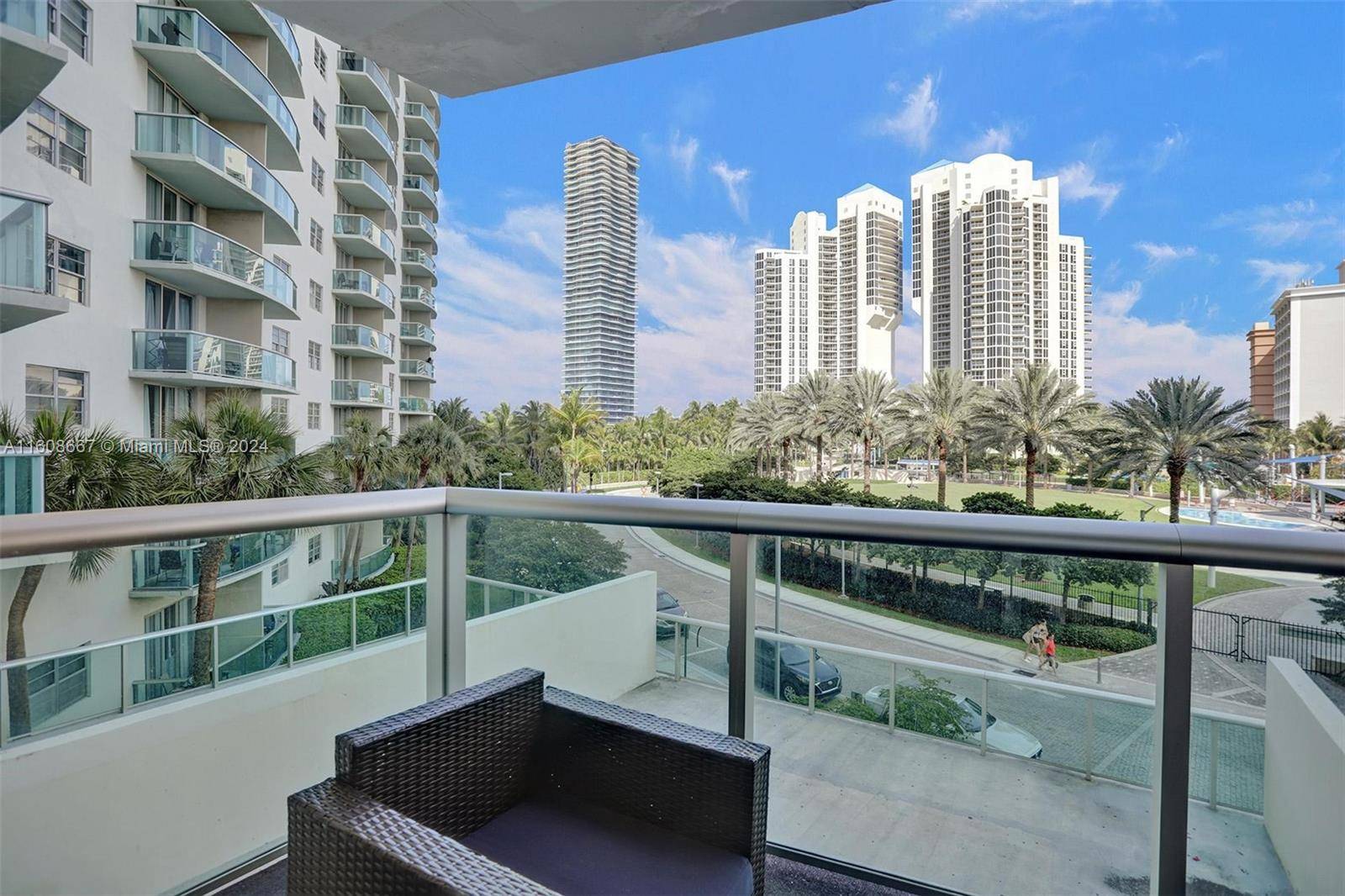 Sunny Isles Beach, FL 33160,19370 Collins Ave #311