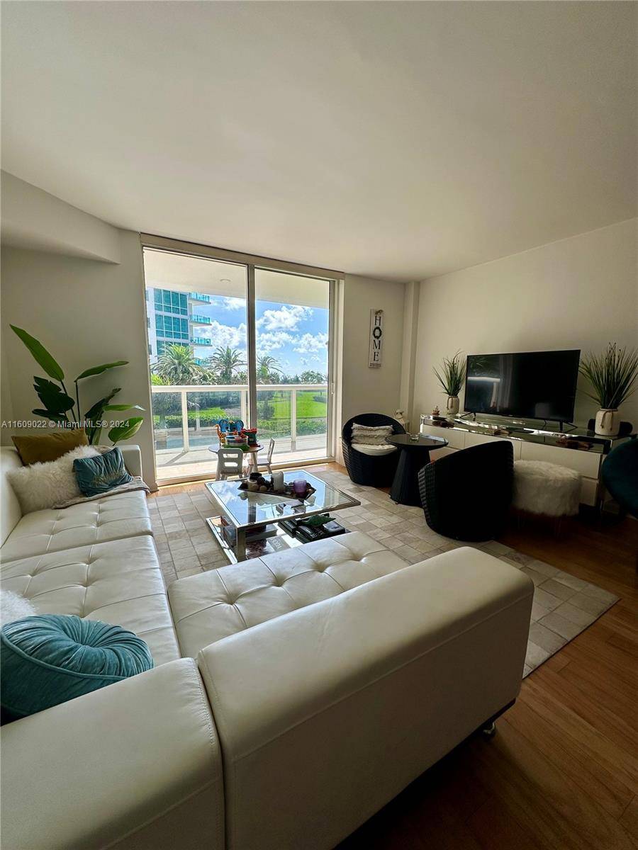 Bal Harbour, FL 33154,10275 Collins Ave #332
