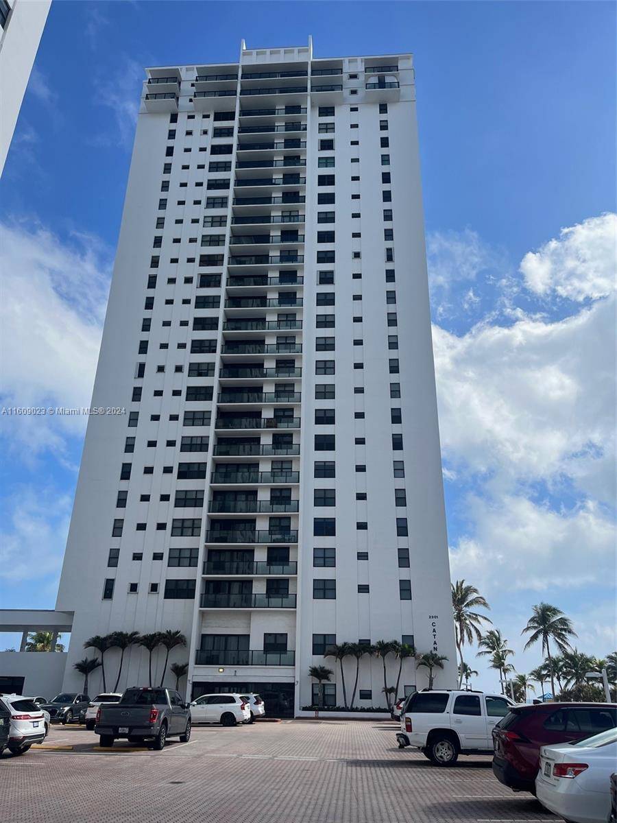 Hollywood, FL 33019,2301 S Ocean Dr #307