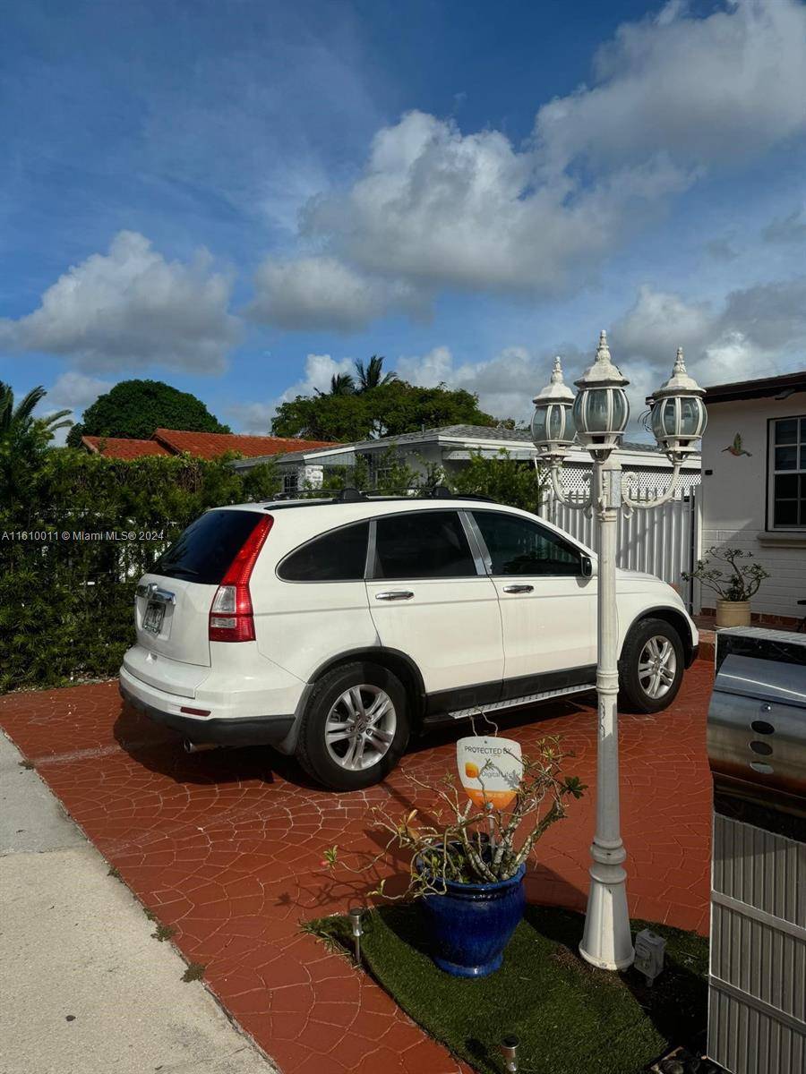 Hialeah, FL 33013,728 E 39th St