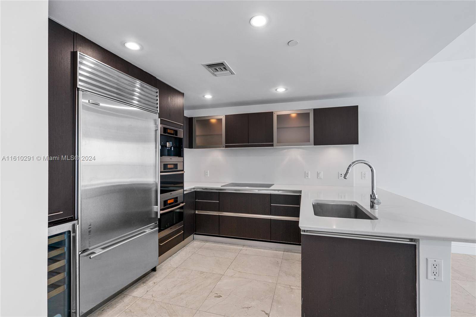 Sunny Isles Beach, FL 33160,17001 Collins Ave #1808