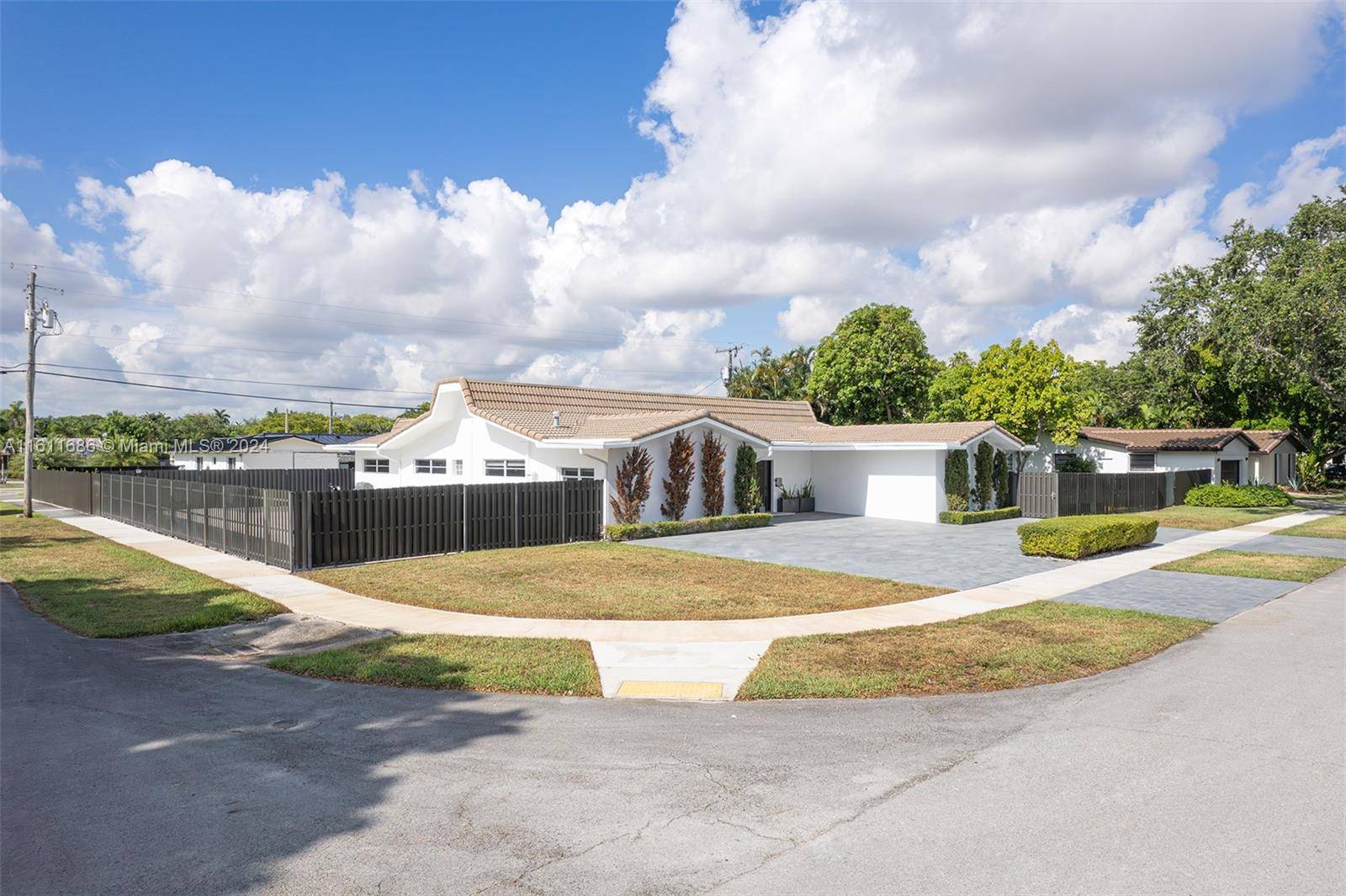Miami, FL 33179,2120 NE 204th St