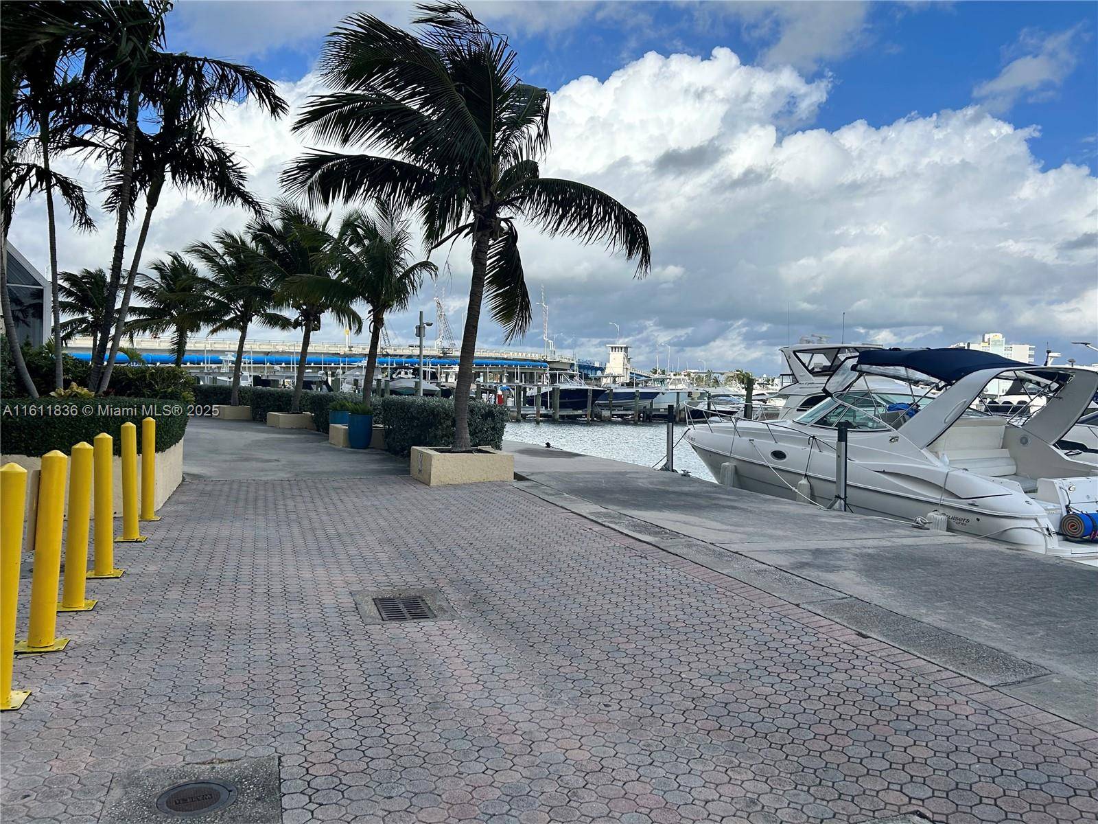 North Bay Village, FL 33141,7601 E Treasure Dr
