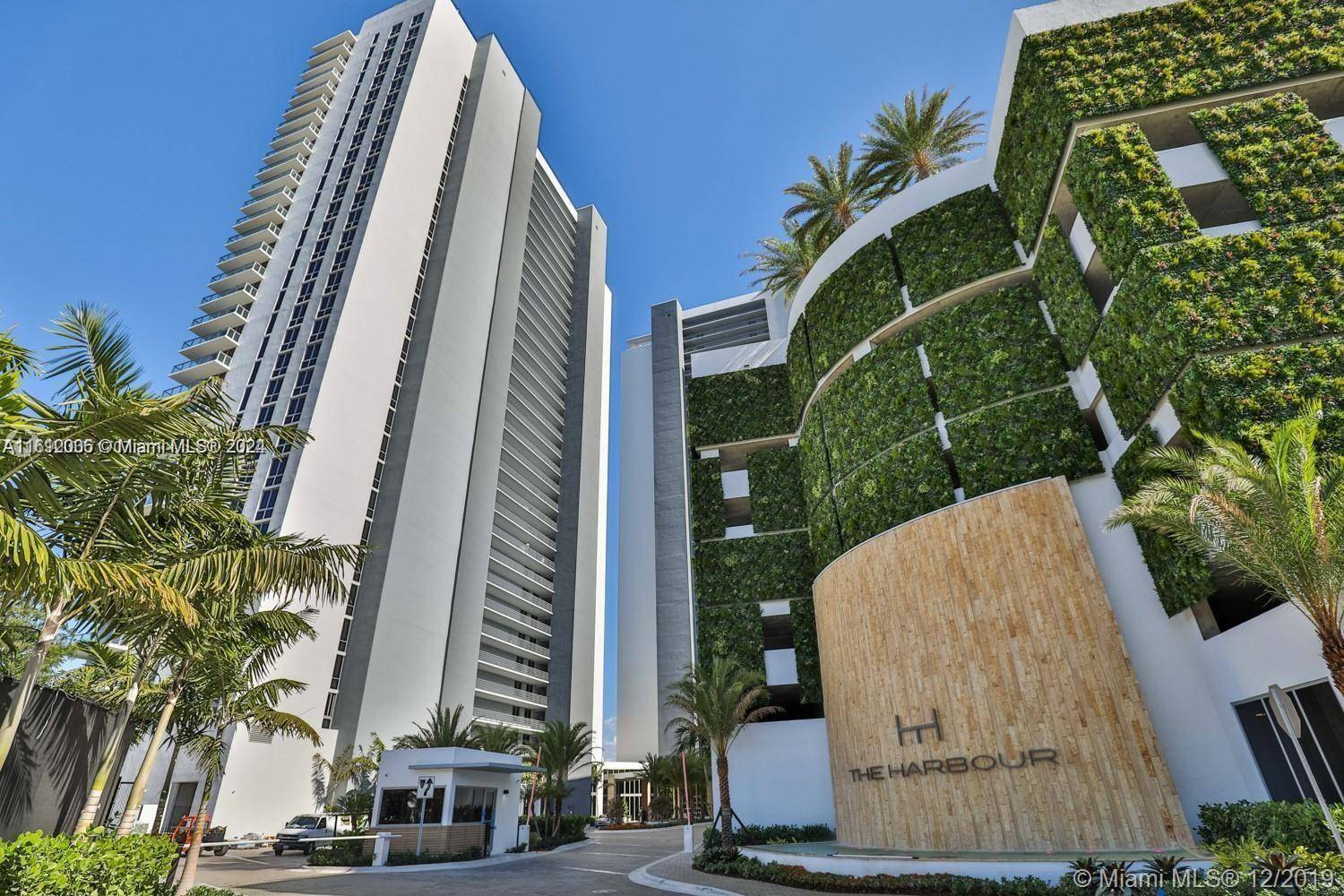 North Miami Beach, FL 33160,16385 Biscayne Blvd #1418