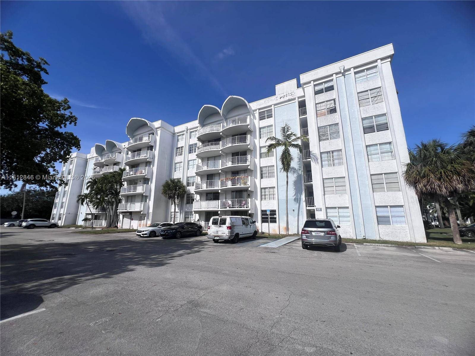 Miami, FL 33169,496 NW 165th St Rd #D414