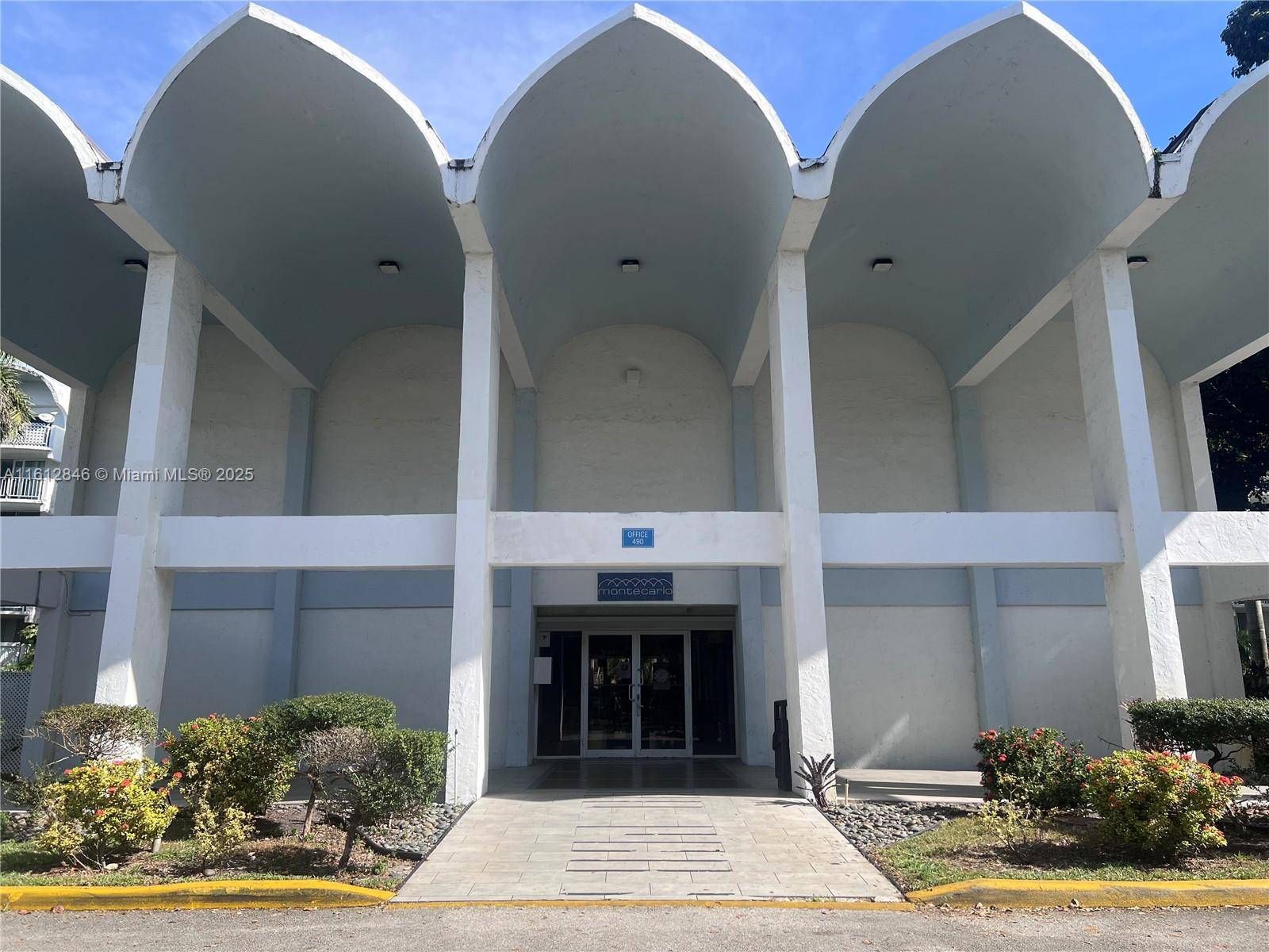 Miami, FL 33169,496 NW 165th St Rd #D414