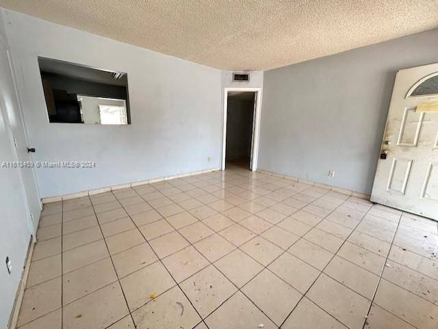 Hialeah, FL 33012,61 W 42nd St