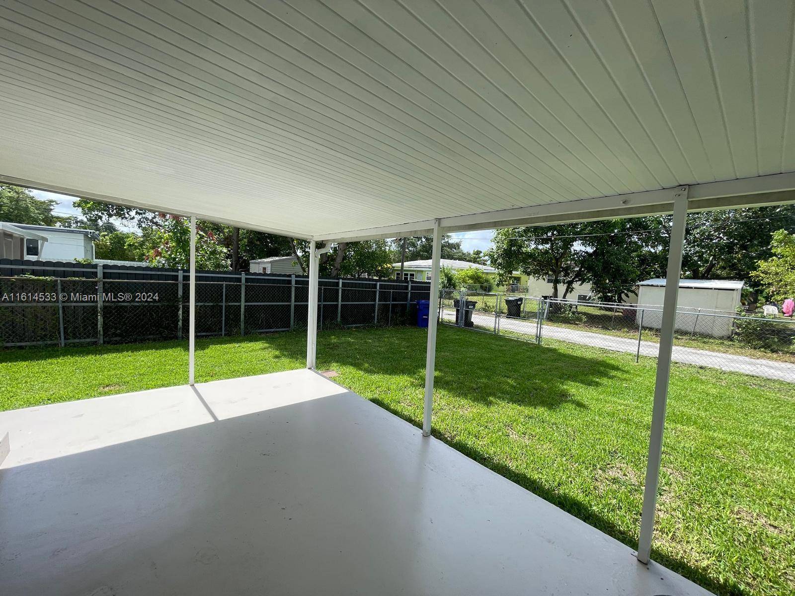 North Miami Beach, FL 33162,1260 NE 157th St