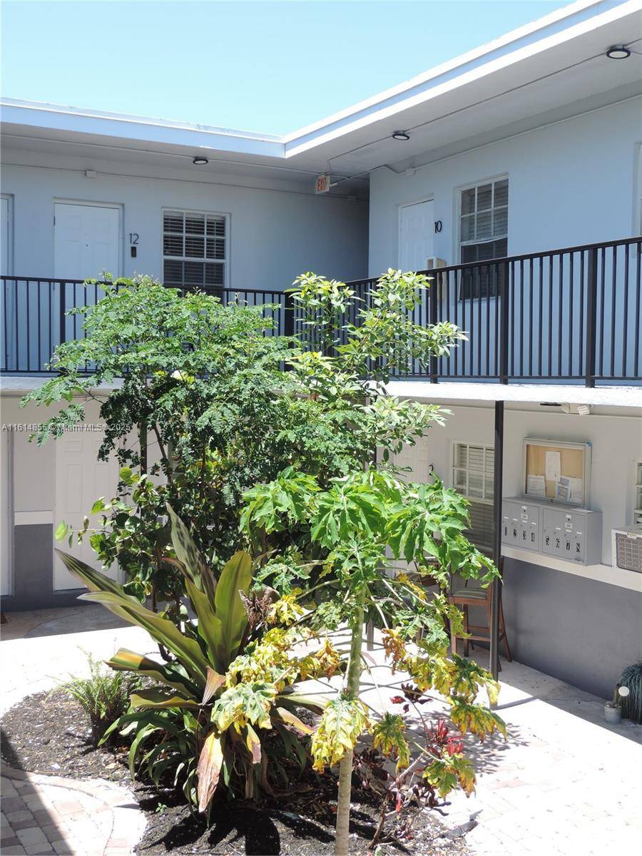 Miami, FL 33133,3615 S Thomas Ave #11