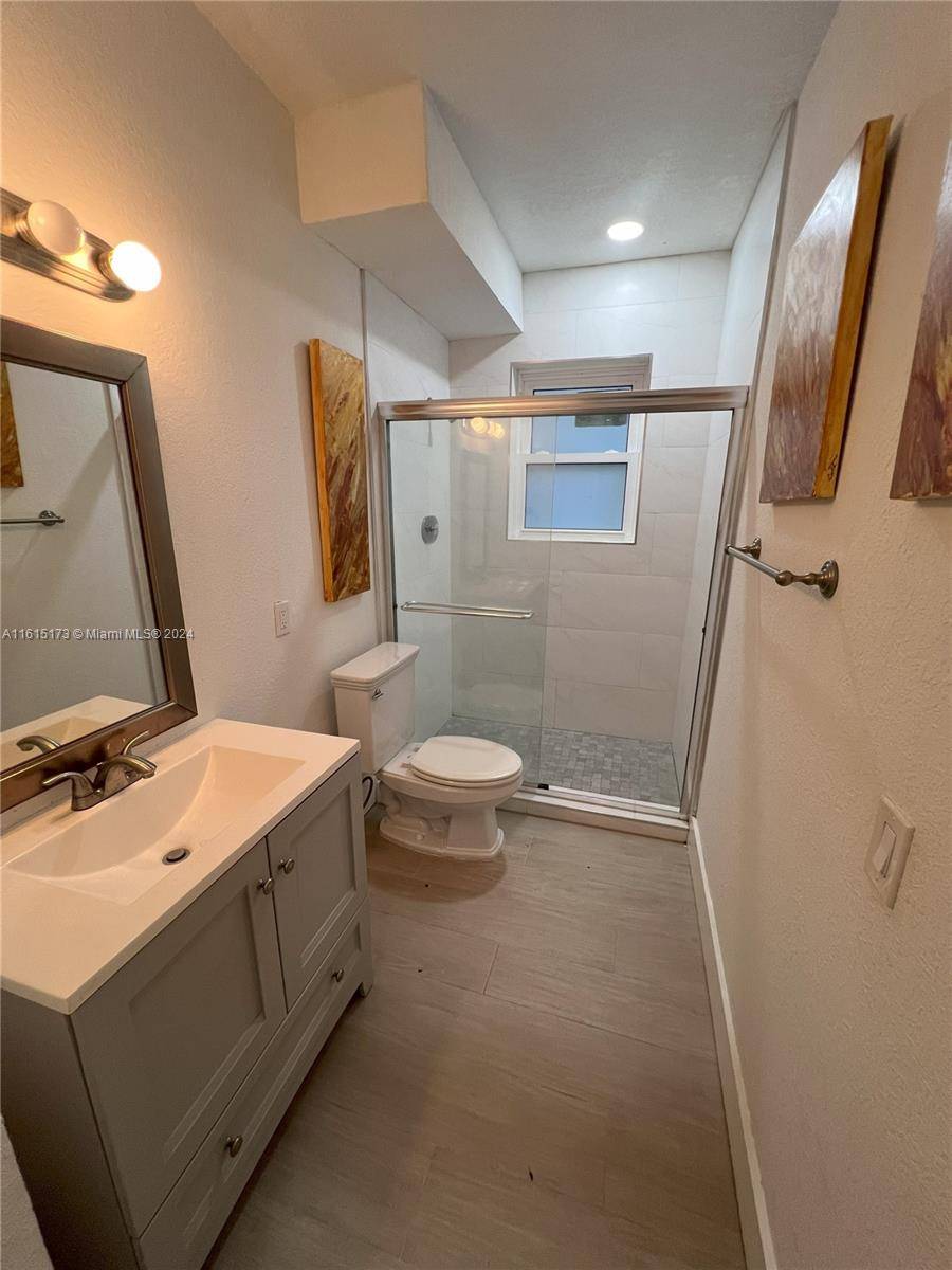 Miami Beach, FL 33139,1018 Meridian Ave #2