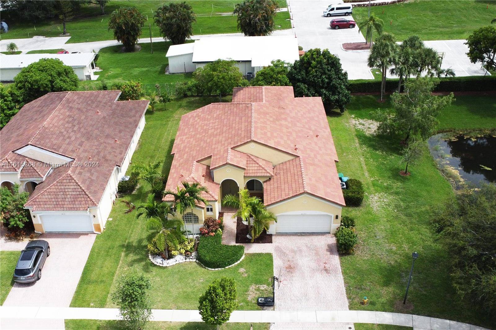 Davie, FL 33328,8430 Phoenician Ct