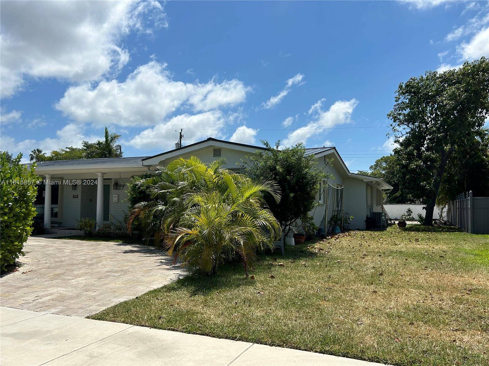 Hollywood, FL 33021,633 N Crescent Dr