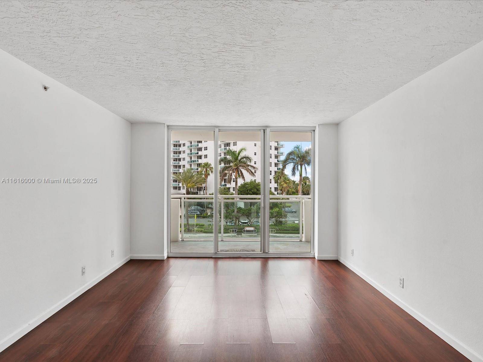 Hollywood, FL 33019,3000 S Ocean Dr #206