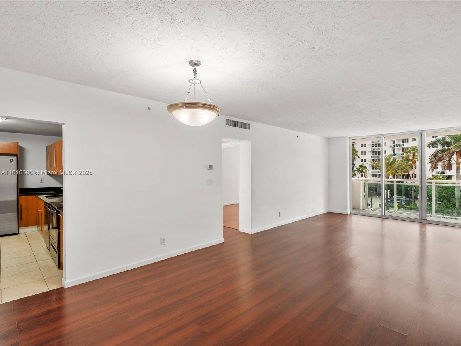 Hollywood, FL 33019,3000 S Ocean Dr #206