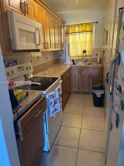 Miami, FL 33161,650 NE 149th St #505F