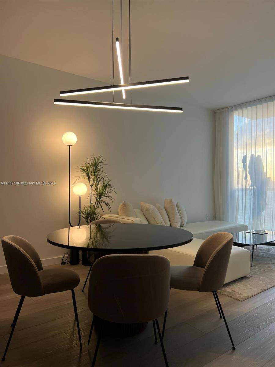 Miami, FL 33131,1050 Brickell Ave #2508