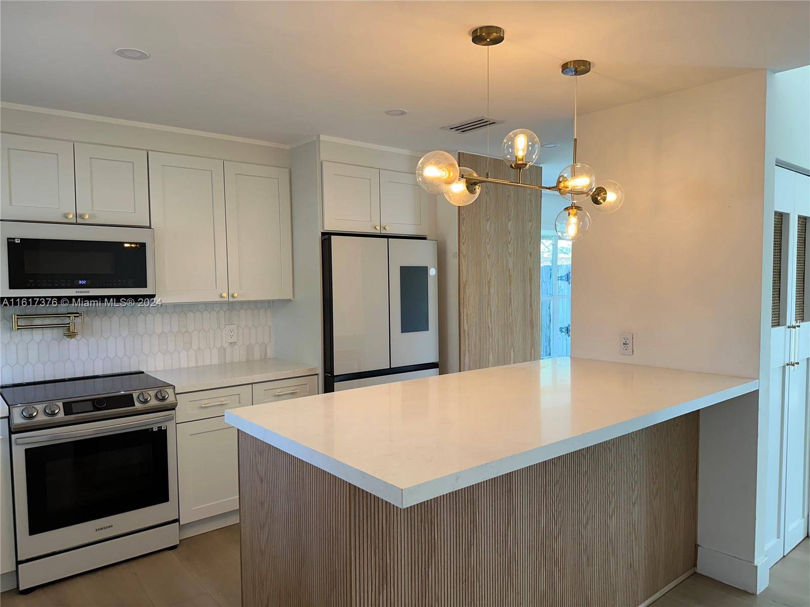 Hallandale Beach, FL 33009,708 SE 3rd Ave Ext #201