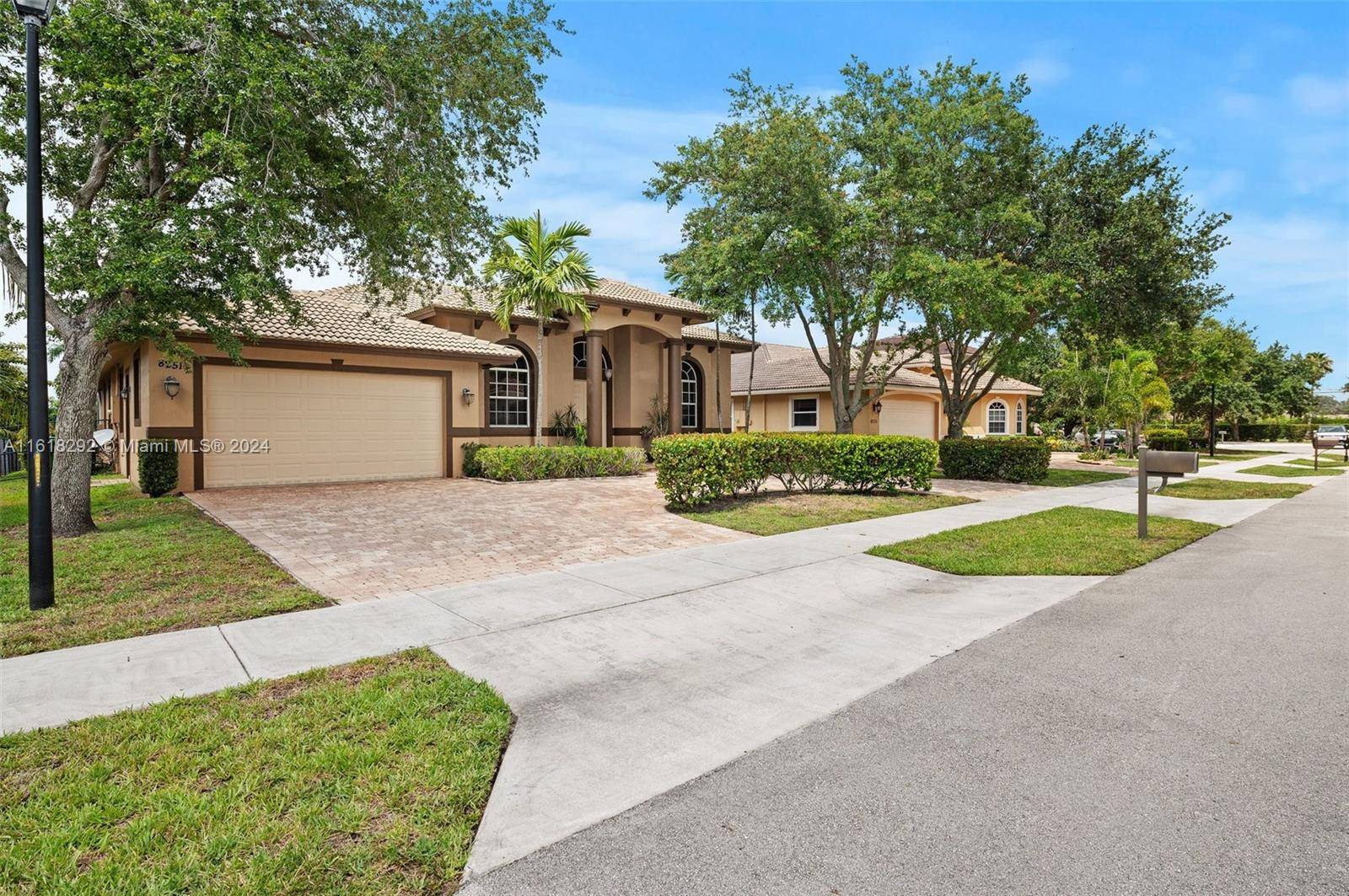 Davie, FL 33328,8251 SW 51st St