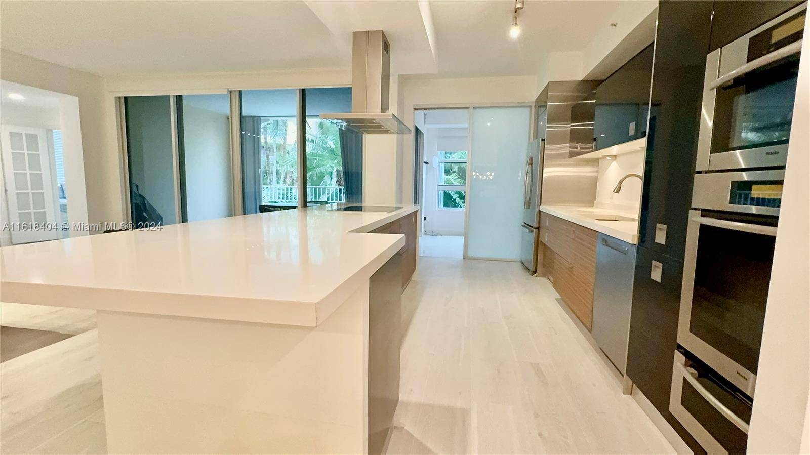 Key Biscayne, FL 33149,749 Crandon Blvd #212