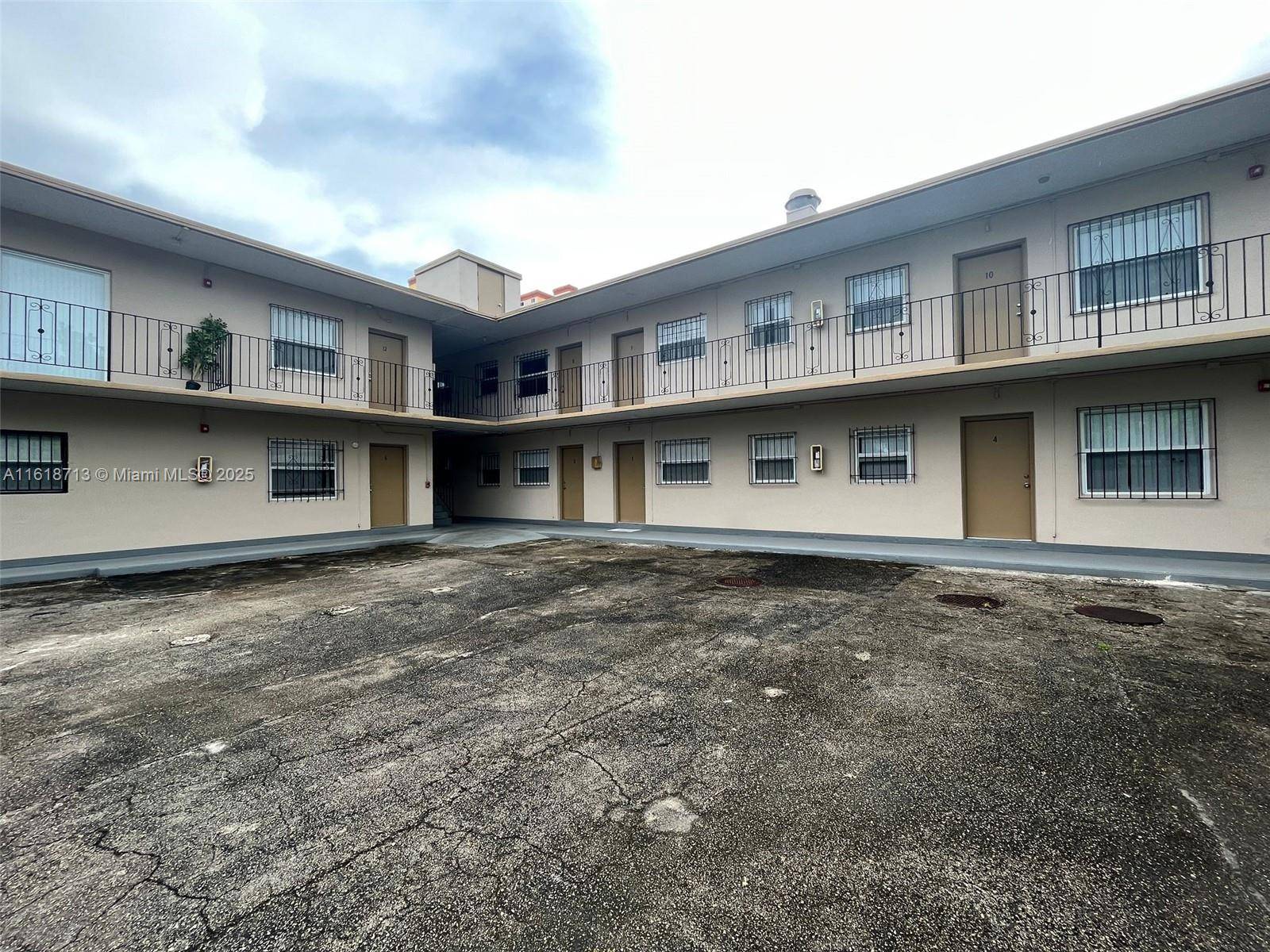 Miami, FL 33138,100 NE 78th St #7