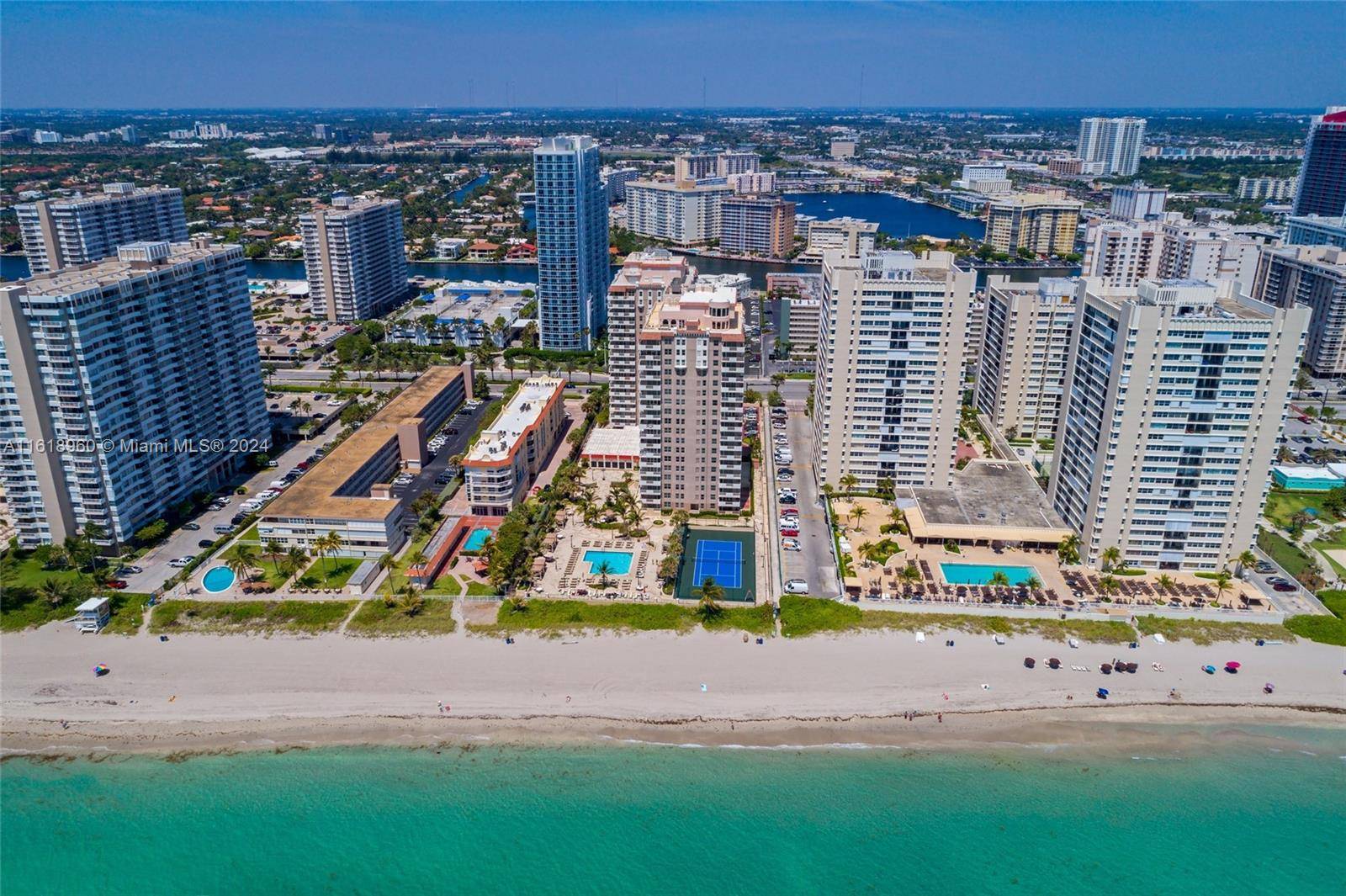 Hallandale Beach, FL 33009,1912 S Ocean Dr #PH1