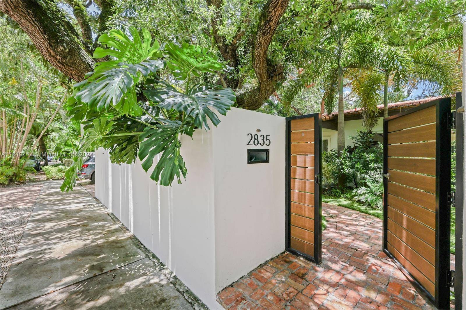 Miami, FL 33133,2835 Crystal Ct