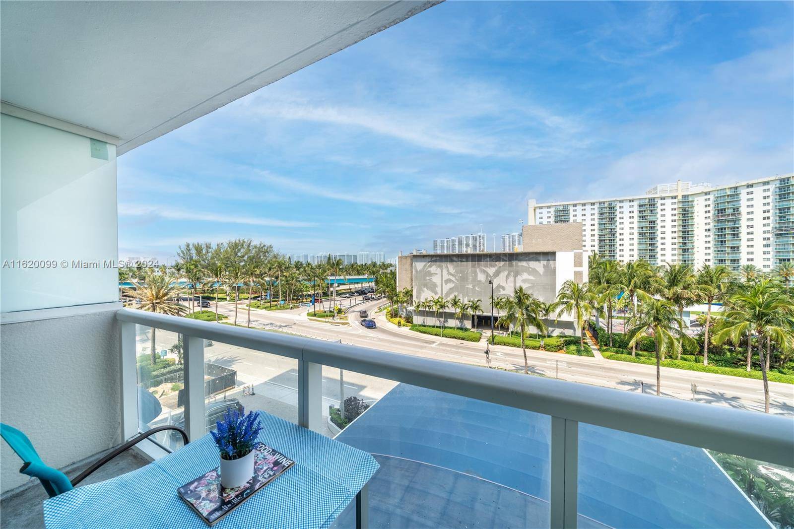 Sunny Isles Beach, FL 33160,19201 Collins Ave #335