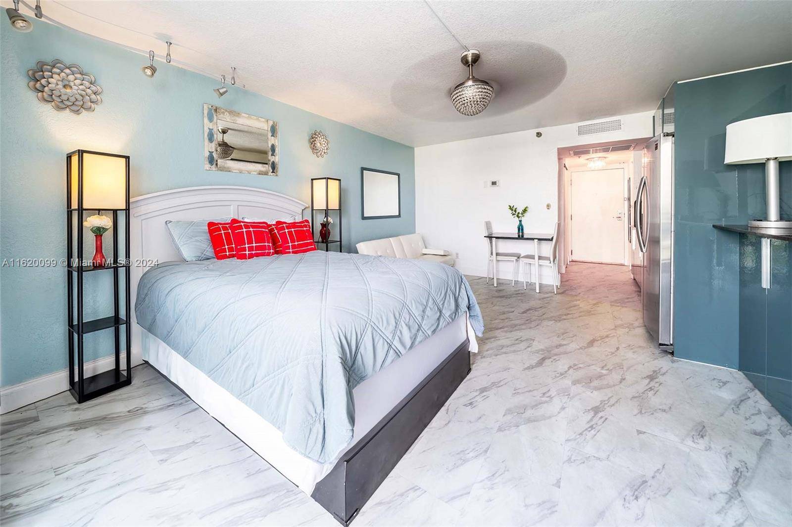 Sunny Isles Beach, FL 33160,19201 Collins Ave #335