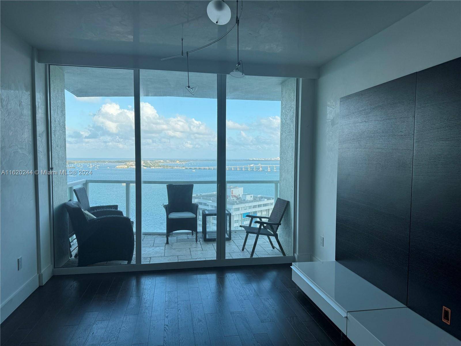 Miami, FL 33131,218 SE 14th St #2207