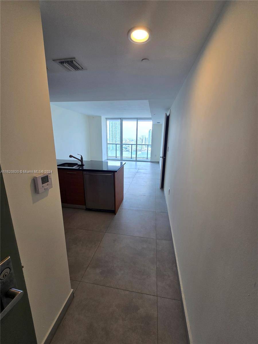 Miami, FL 33132,50 Biscayne Blvd #3307