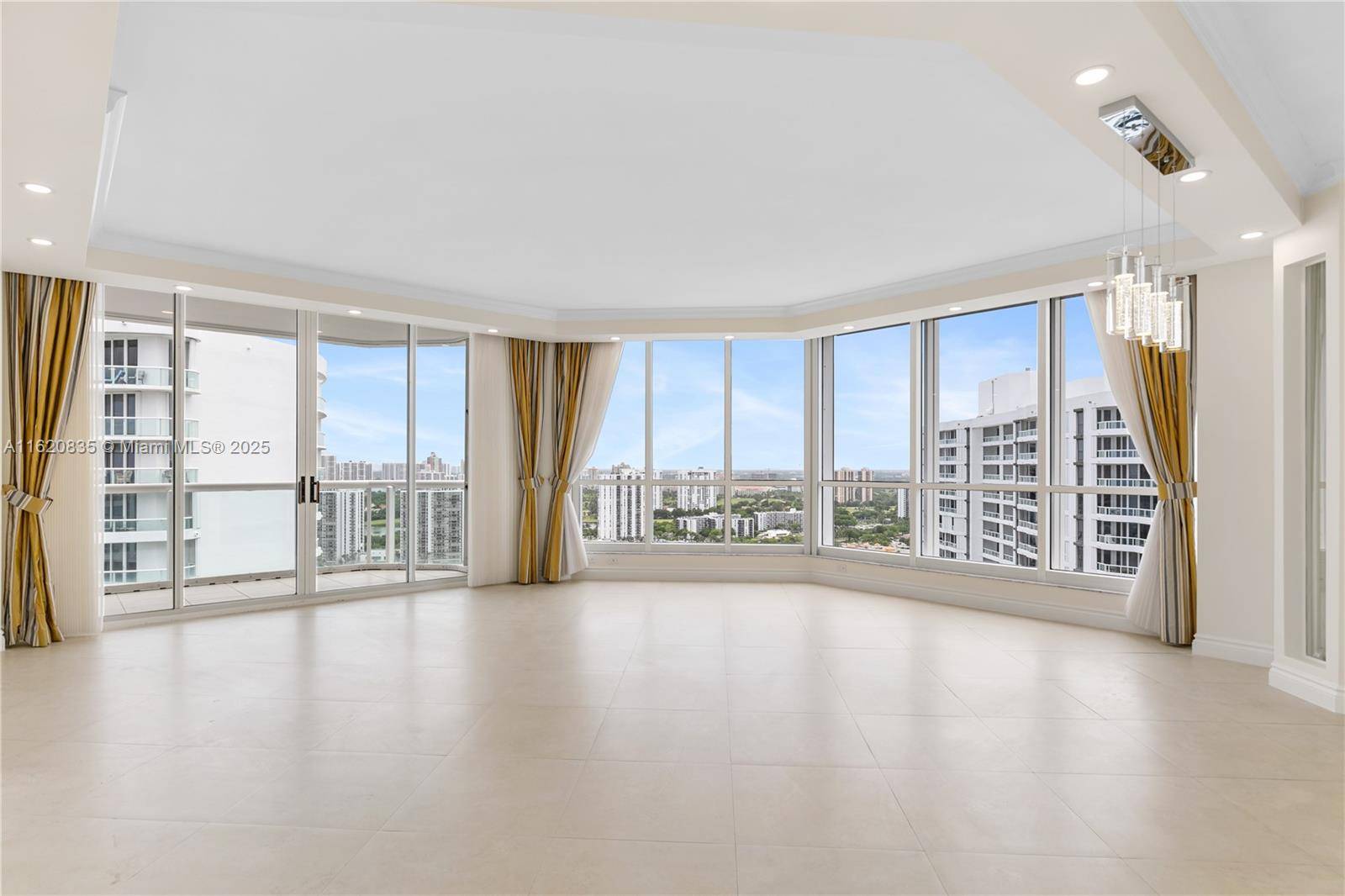 Aventura, FL 33180,21150 Point Place #LPH 2902