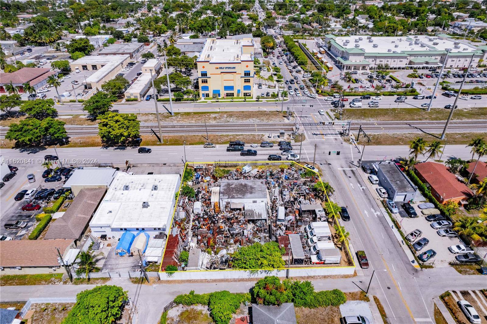 Hollywood, FL 33020,1708 N Dixie Hwy